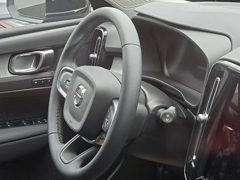 New 2025 Volvo XC40 B5 Core w/ Protection Package Premier image 9