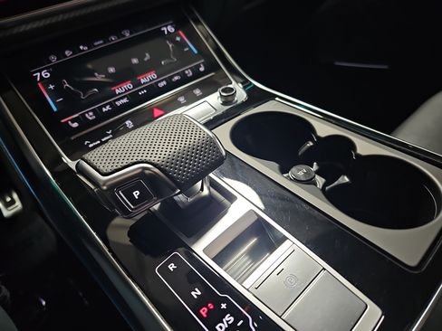 Used 2024 Audi SQ8 Prestige image 25