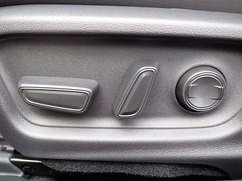 Certified 2027 Toyota Prius XLE AWD/4WD image 16