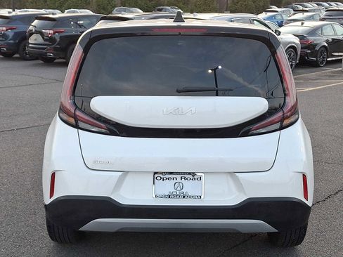 Used 2023 Kia Soul LX FWD image 5