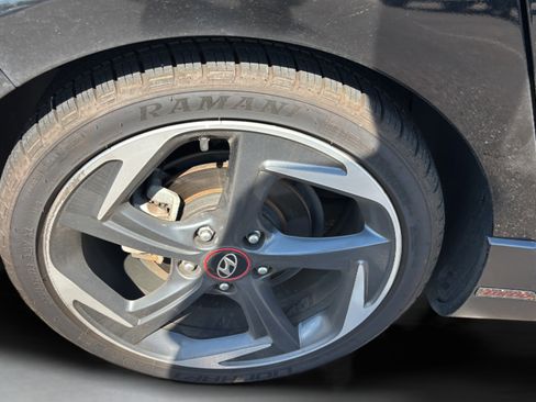 Used 2019 Hyundai Veloster Turbo FWD image 33