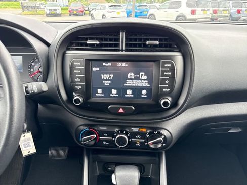 Used 2020 Kia Soul S FWD image 18