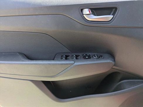 Used 2018 Hyundai Accent SE image 8