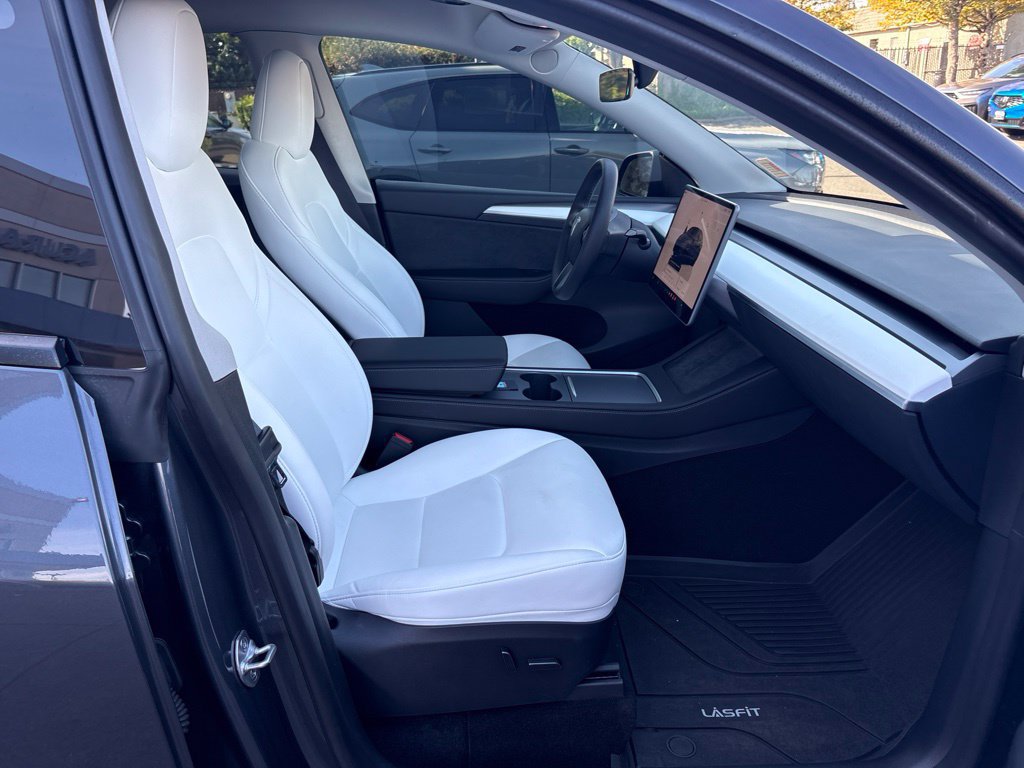 Used 2023 Tesla Model Y Performance AWD/4WD image 23
