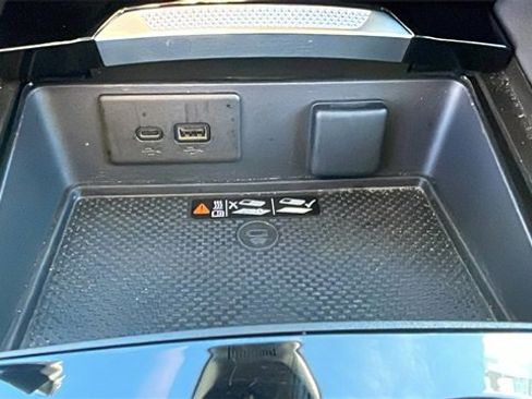 Used 2025 Buick Envision Preferred image 17