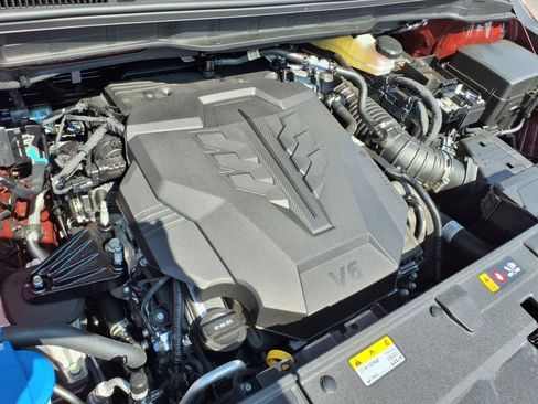 Used 2025 Kia Carnival EX FWD image 13