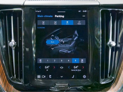 Used 2023 Volvo XC60 T8 Ultimate image 15