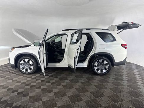 Certified 2026 Honda Pilot Elite image 11