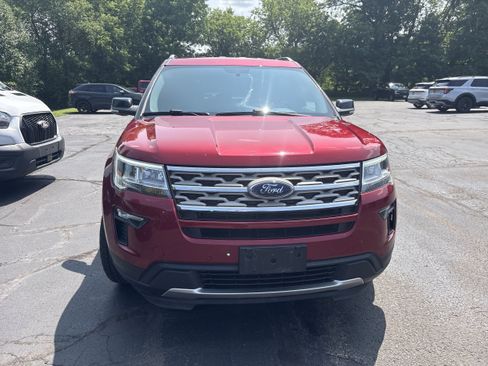 Used 2018 Ford Explorer XLT w/ Equipment Group 202A AWD/4WD image 1