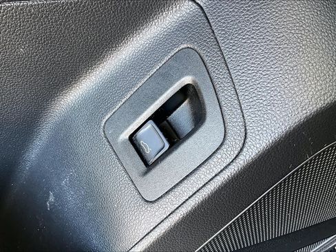Used 2019 Volkswagen Atlas SE FWD image 33