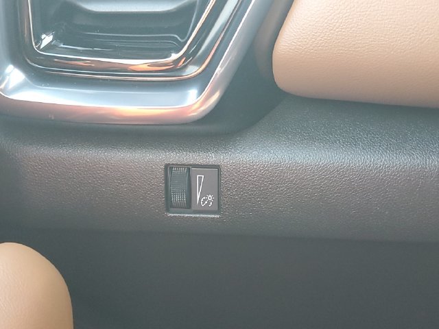 Certified 2023 GMC Canyon AT4 w/ AT4 Premium Package AWD/4WD image 18