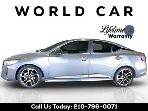 Used 2025 Nissan Sentra SR w/ SR Premium Package FWD image 6