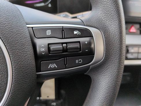 Used 2025 Kia Sportage LX FWD image 23