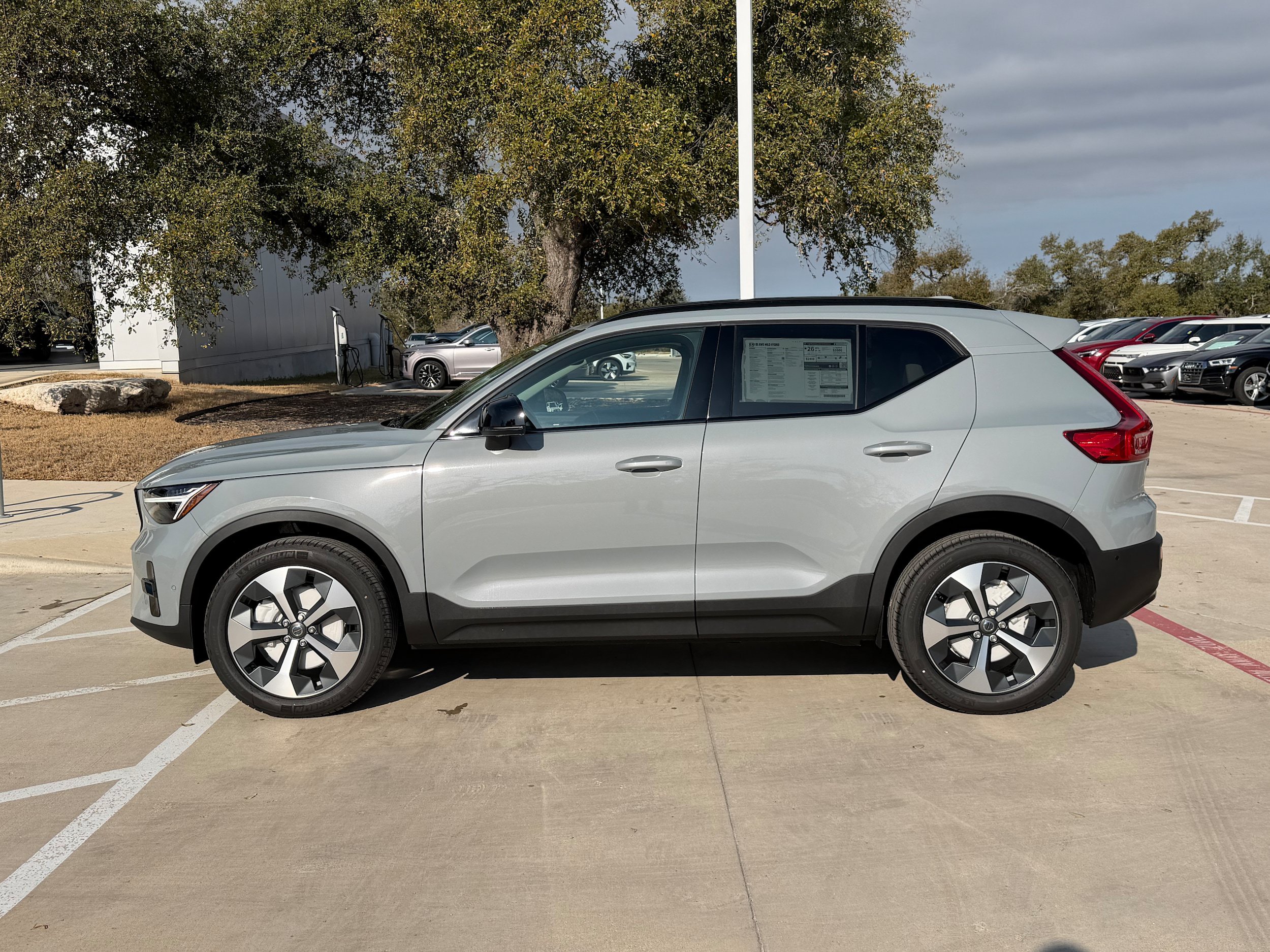New 2026 Volvo XC40 B5 Plus w/ Protection Package Premier AWD/4WD image 3