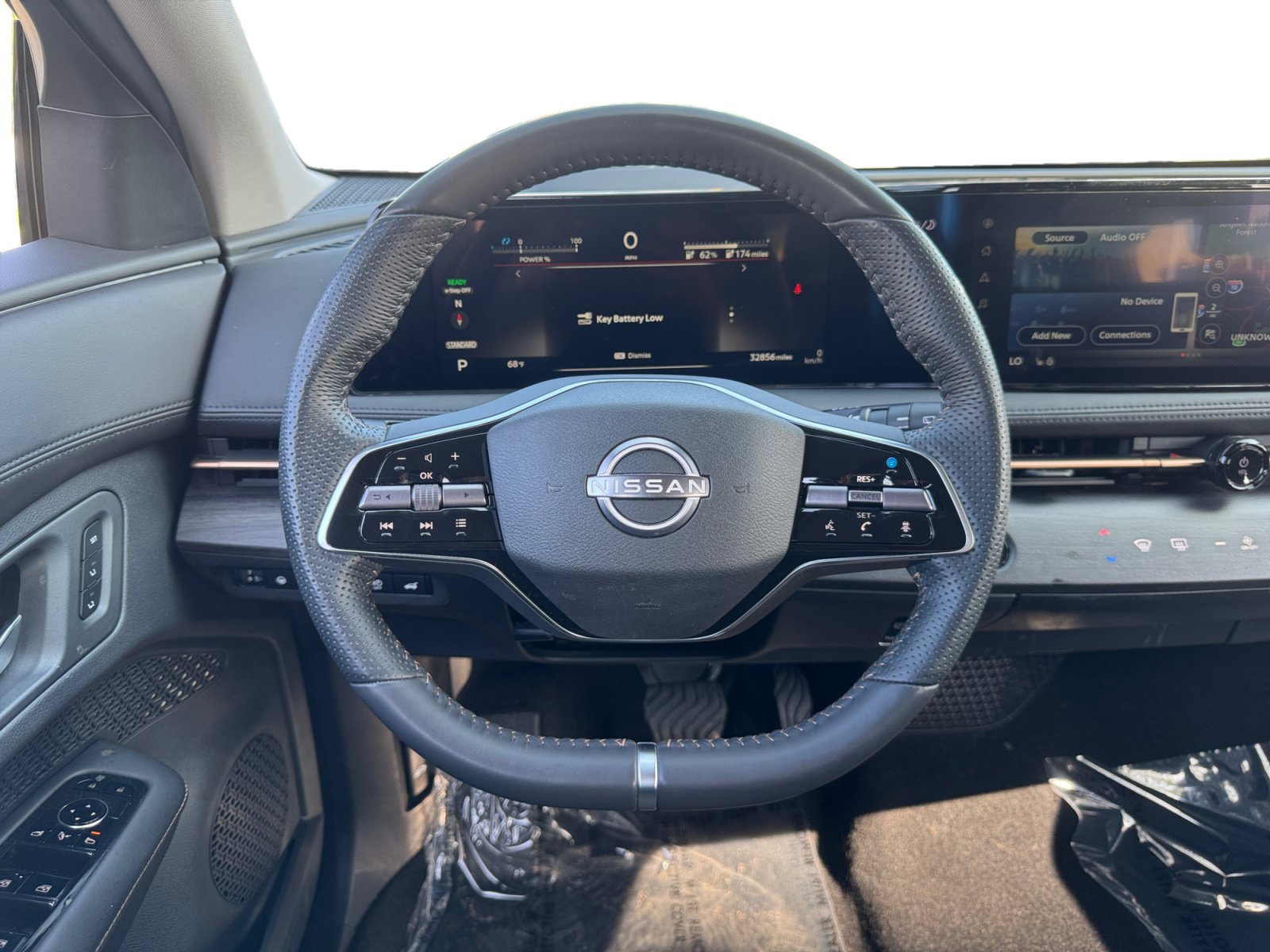 Used 2023 Nissan Ariya FWD image 12