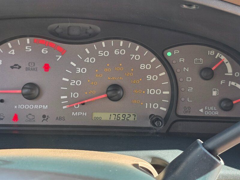 Used 2002 Toyota Sequoia Limited AWD/4WD image 42