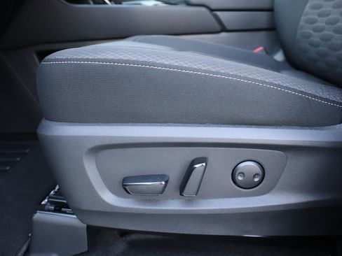 New 2025 Nissan Pathfinder SV w/ SV Premium Package image 18