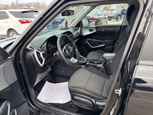 Used 2022 Kia Soul LX image 23