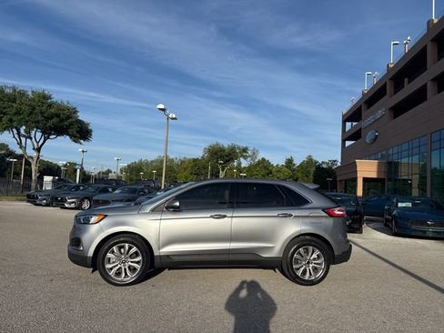 Used 2023 Ford Edge Titanium image 2