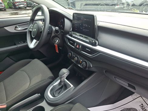 Used 2023 Kia Forte LXS w/ LXS Technology Package FWD image 18