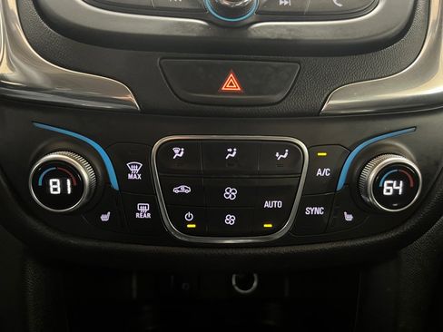 Used 2018 Chevrolet Equinox LT image 22