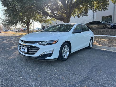 Used 2023 Chevrolet Malibu LS image 3