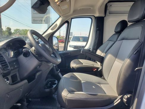 Used 2026 RAM ProMaster 2500 w/ Convenience Group FWD image 8