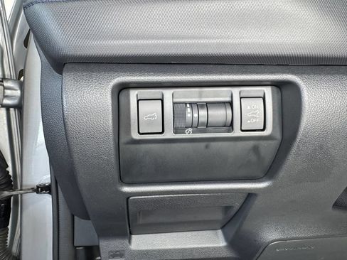 Used 2025 Subaru Forester Premium AWD/4WD image 11