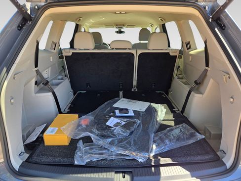 New 2026 Volkswagen Atlas SE image 6