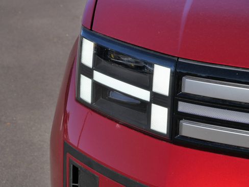 Certified 2025 Hyundai Santa Fe SEL image 16