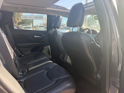 Used 2017 Jeep Cherokee High Altitude w/ Technology Group FWD image 11