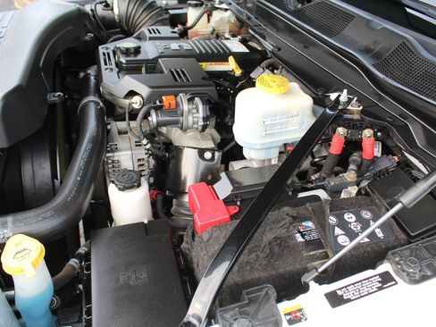 Used 2022 RAM 5500 Tradesman AWD/4WD image 31