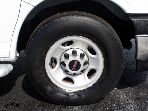 Used 2023 GMC Savana 2500 w/ Driver Convenience Package image 29