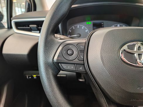 Used 2025 Toyota Corolla LE image 17