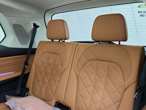 Used 2024 BMW X7 xDrive40i AWD/4WD image 31