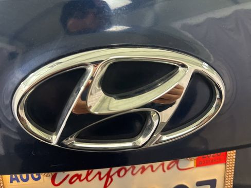 Used 2017 Hyundai Santa Fe Sport image 12