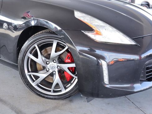 Used 2014 Nissan 370Z Touring w/ Sport Package RWD image 4
