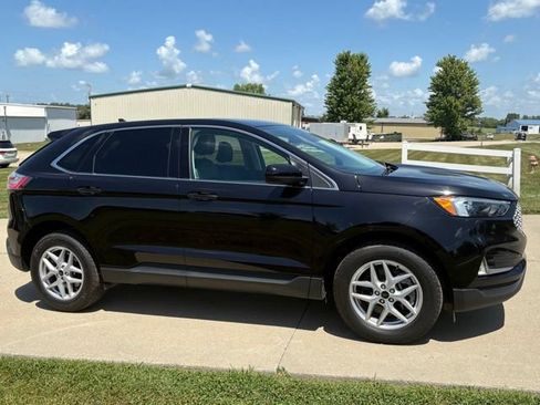 Certified 2024 Ford Edge SEL w/ Convenience Package AWD/4WD image 3