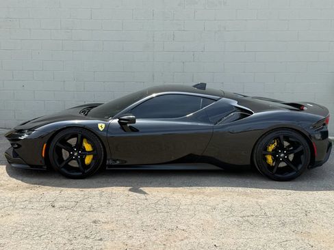 Used 2021 Ferrari SF90 Stradale AWD/4WD image 9