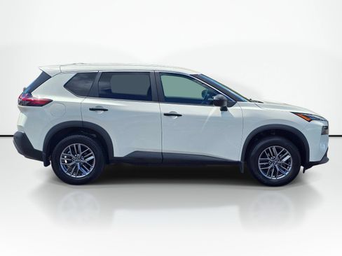 Used 2023 Nissan Rogue S AWD/4WD image 7