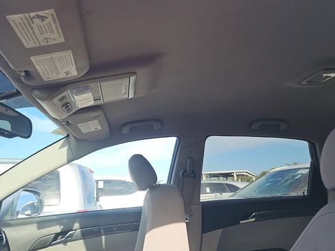 Used 2009 Saturn Vue XR image 16