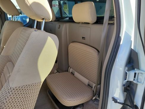 Used 2014 Nissan Frontier SV image 15