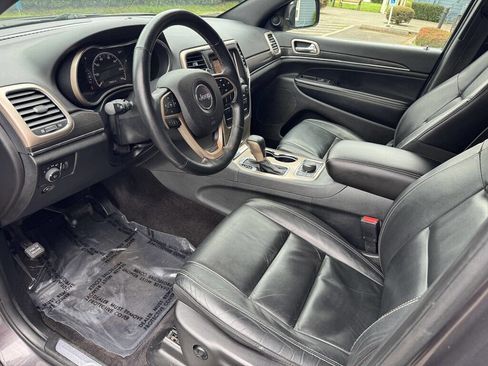 Used 2017 Jeep Grand Cherokee Limited AWD/4WD image 13