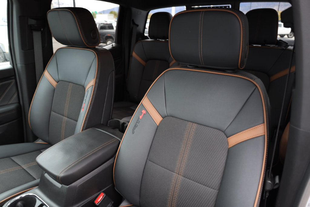 Used 2025 GMC Canyon AT4 w/ Nightfall Edition AWD/4WD image 16