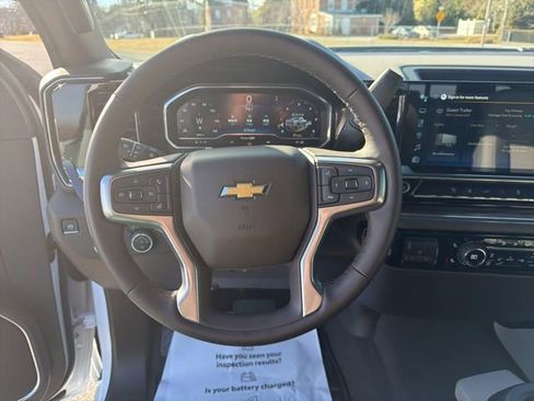 Used 2025 Chevrolet Silverado 2500 LT w/ Convenience Package image 22