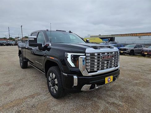 New 2025 GMC Sierra 2500 Denali w/ Denali Reserve Package image 4