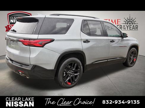 Used 2023 Chevrolet Traverse Premier w/ Redline Edition FWD image 7