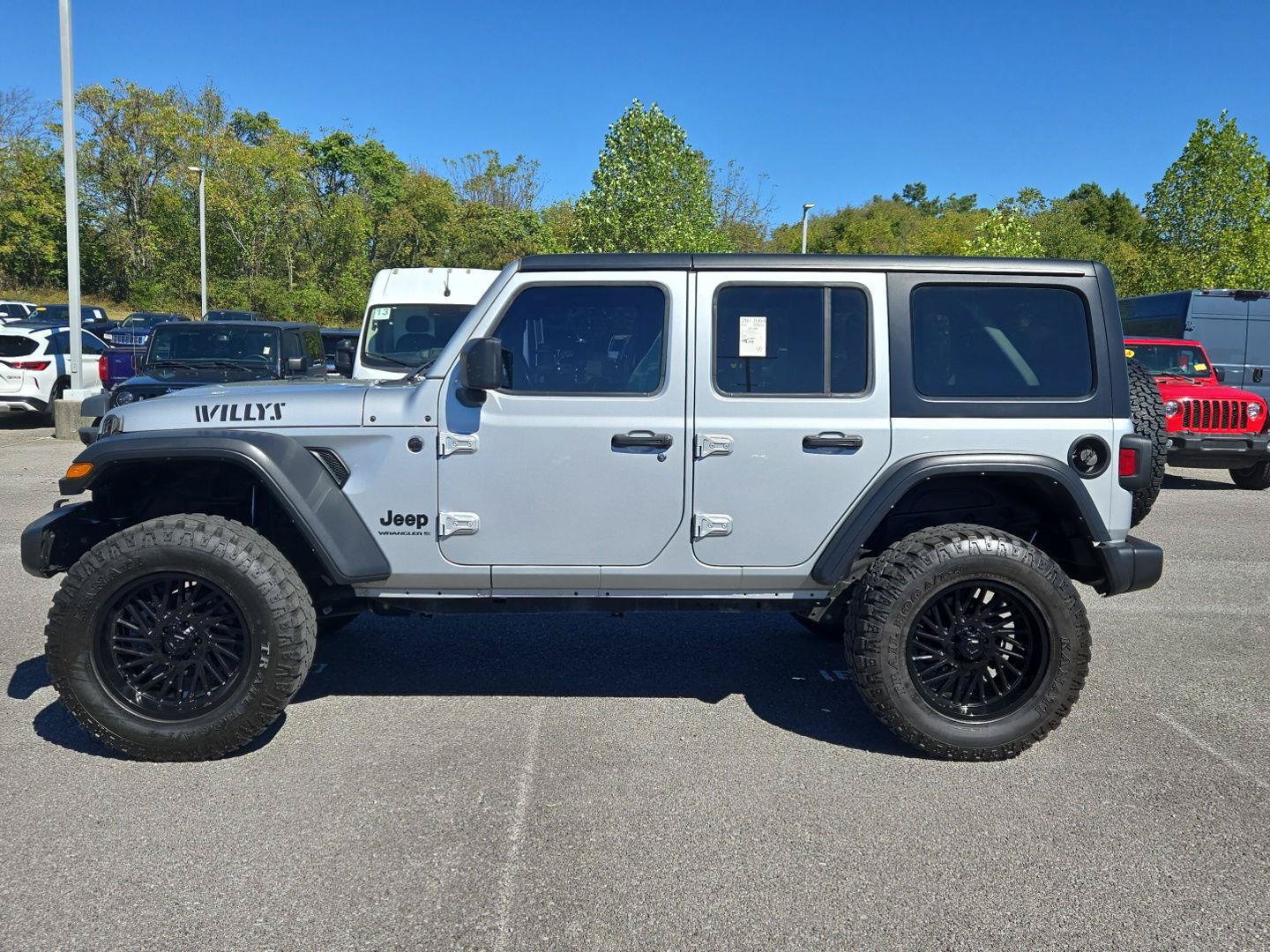 Used 2024 Jeep Wrangler Unlimited Sport AWD/4WD image 4