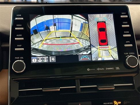 Used 2022 Toyota Avalon Limited image 25