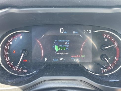 Used 2023 Toyota RAV4 XLE Premium FWD image 28